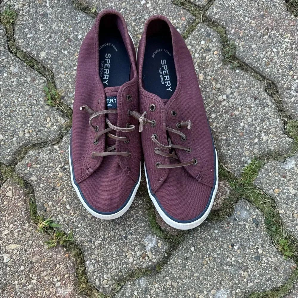 Burgundy Sperry slip on sneakers EUC sz 9